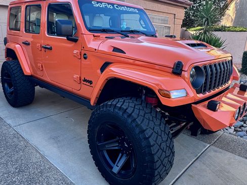 Used 2025 Jeep Wrangler Unlimited Sport AWD/4WD image 5