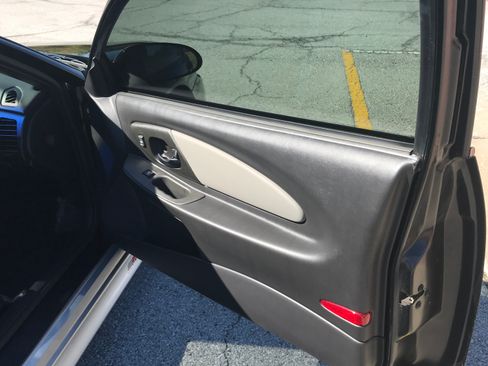 Used 2002 Chevrolet Monte Carlo SS w/ Pace Car Replica Pkg image 31