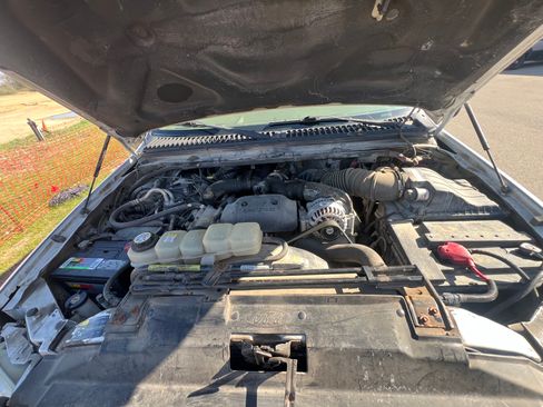 Used 2002 Ford F350 4x4 Crew Cab DRW Super Duty image 12