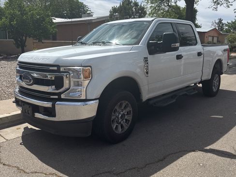 Used 2022 Ford F250 XLT image 1