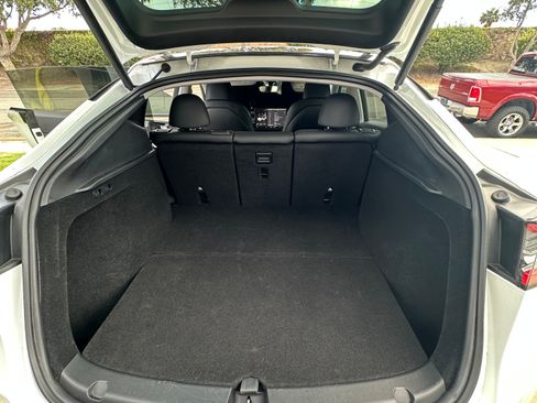 Used 2024 Tesla Model Y Long Range AWD/4WD image 10