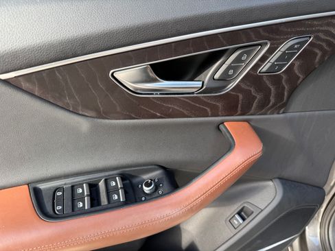 Used 2022 Audi Q7 3.0T Prestige image 25