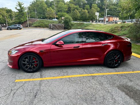 Used 2024 Tesla Model S Plaid image 2