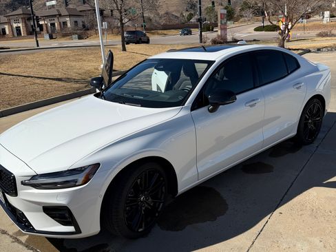 Used 2024 Volvo S60 B5 Plus w/ Climate Package image 4