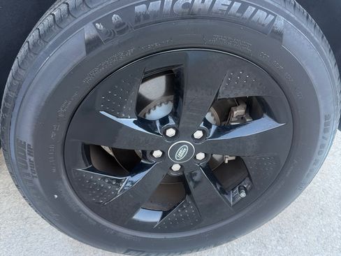 Used 2023 Land Rover Discovery Sport S image 8