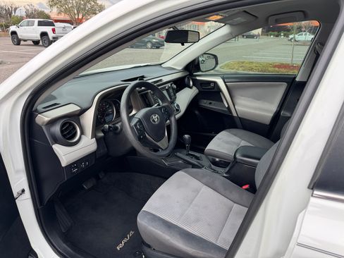 Used 2015 Toyota RAV4 LE image 9