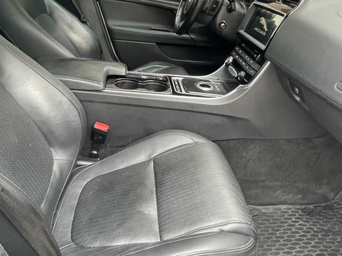 Used 2017 Jaguar XE First Edition image 10