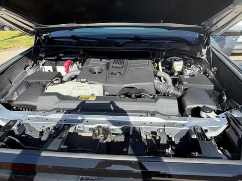 Used 2023 Toyota Tundra Platinum AWD/4WD image 6
