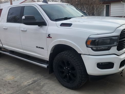 Used 2019 RAM 2500 Laramie w/ Night Edition image 2