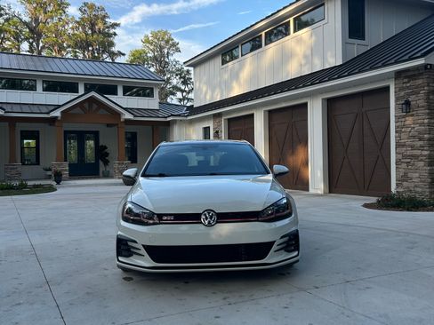 Used 2019 Volkswagen GTI SE FWD image 2