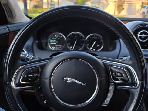 Used 2011 Jaguar XJ L RWD image 16
