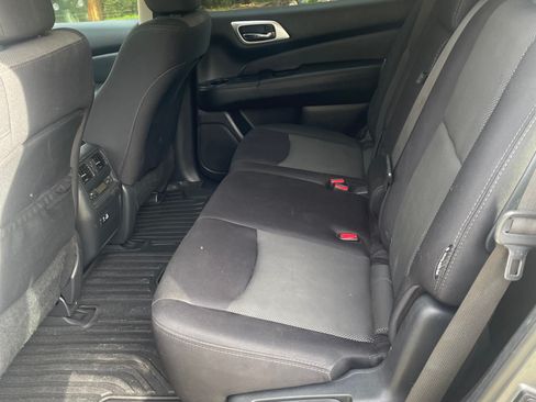 Used 2019 Nissan Pathfinder SV AWD/4WD image 8