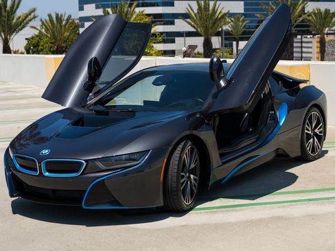 Used 2016 BMW i8 AWD/4WD image 1