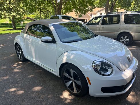 Used 2013 Volkswagen Beetle 2.5 FWD image 5