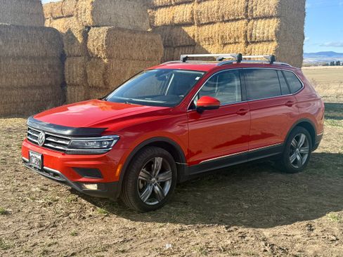 Used 2018 Volkswagen Tiguan SEL Premium image 4