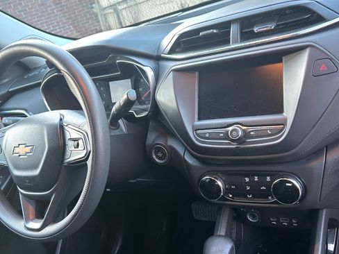 Used 2021 Chevrolet TrailBlazer LT image 11