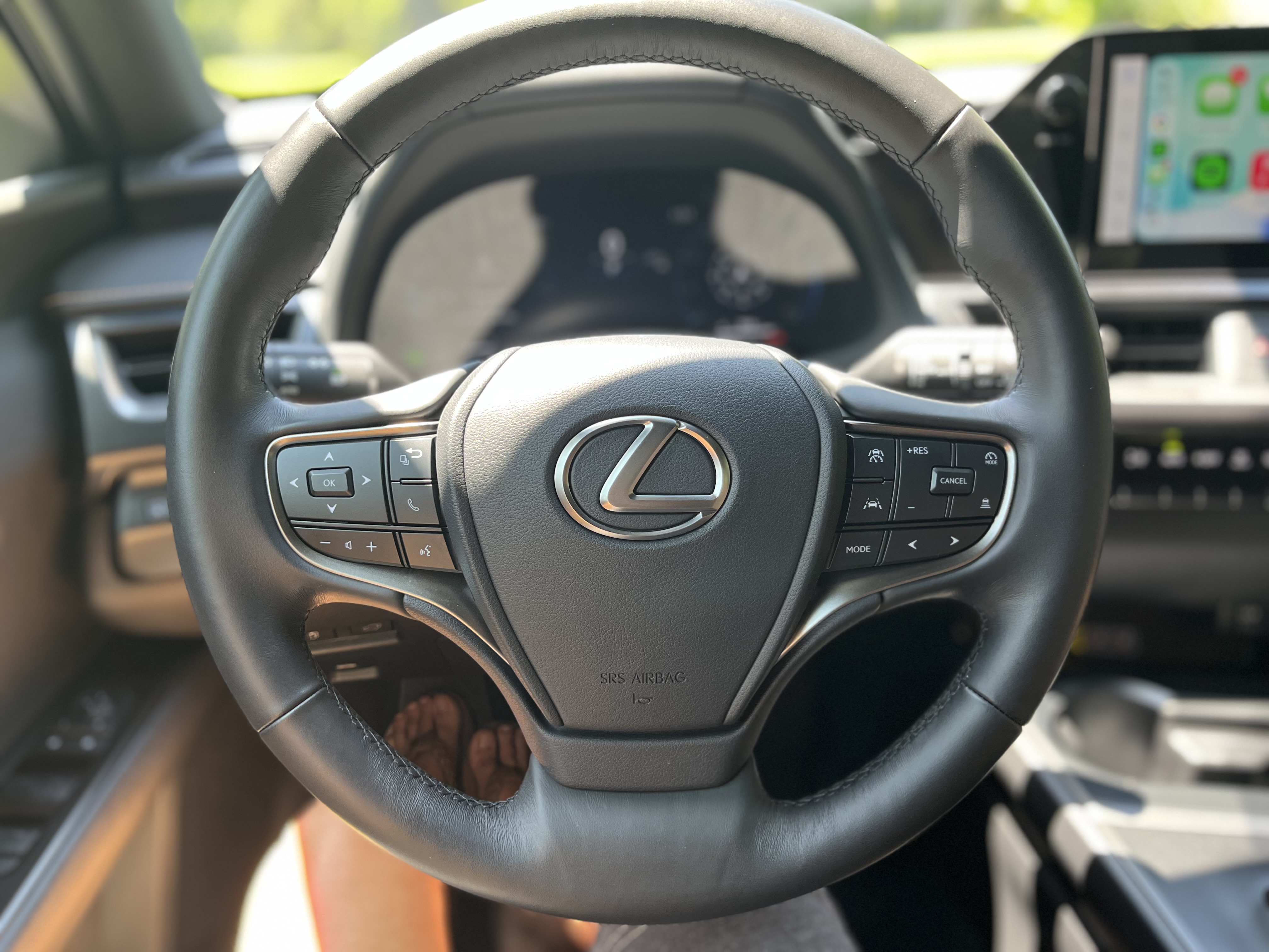 Used 2025 Lexus UX 300h FWD w/ Accessory Package (Z1) image 18