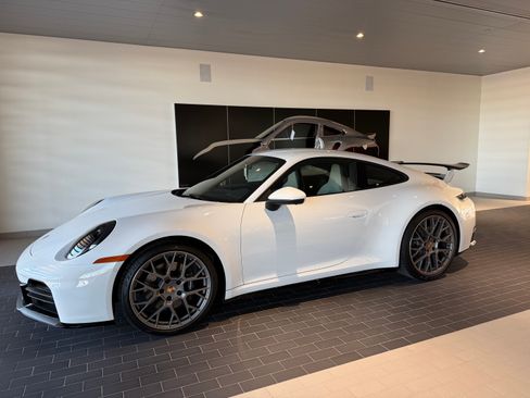 Used 2025 Porsche 911 Carrera image 1