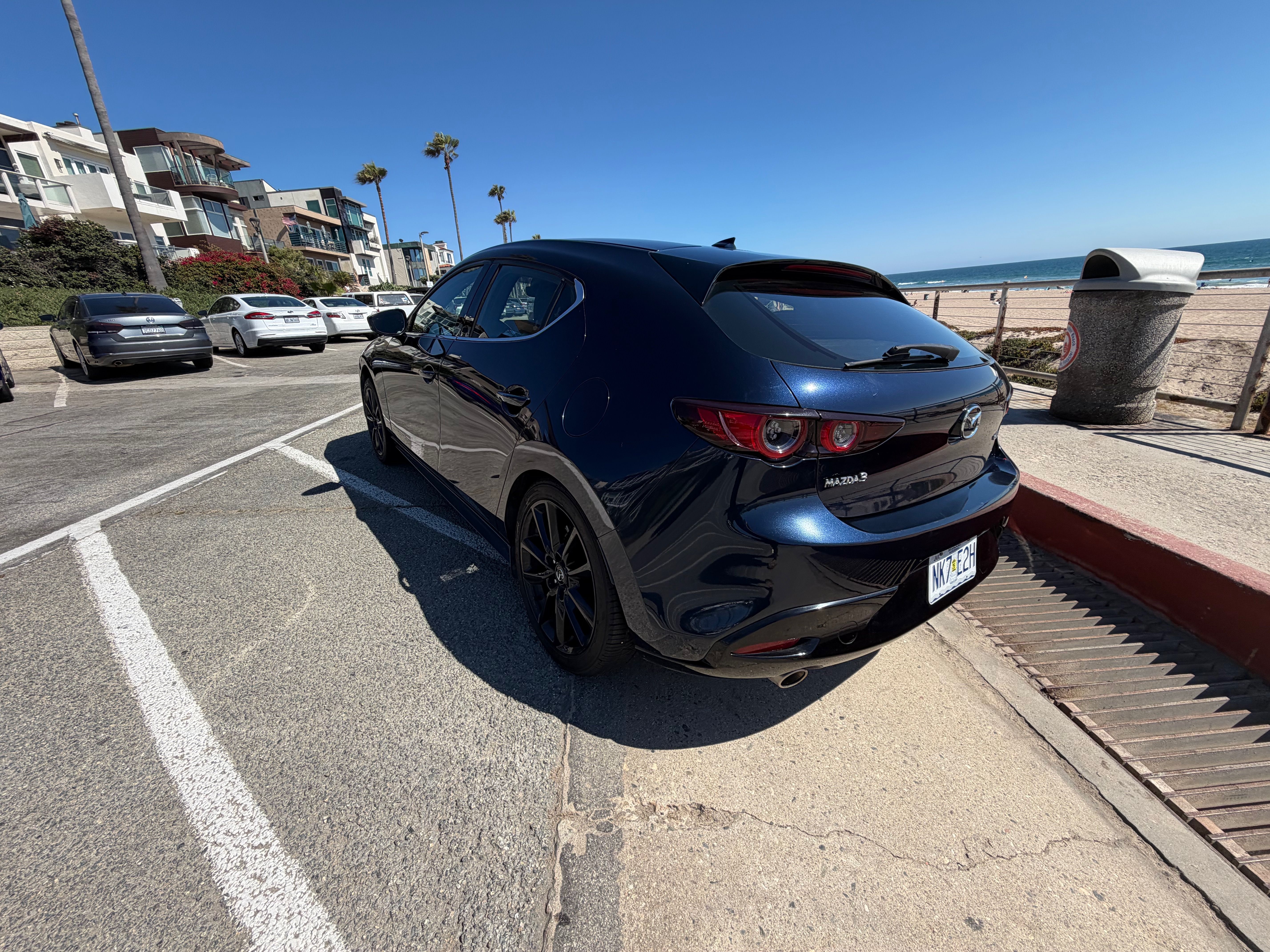 Used 2020 MAZDA MAZDA3 Hatchback w/ Premium Package FWD image 4