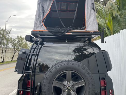 Used 2023 Land Rover Defender 110 S image 10