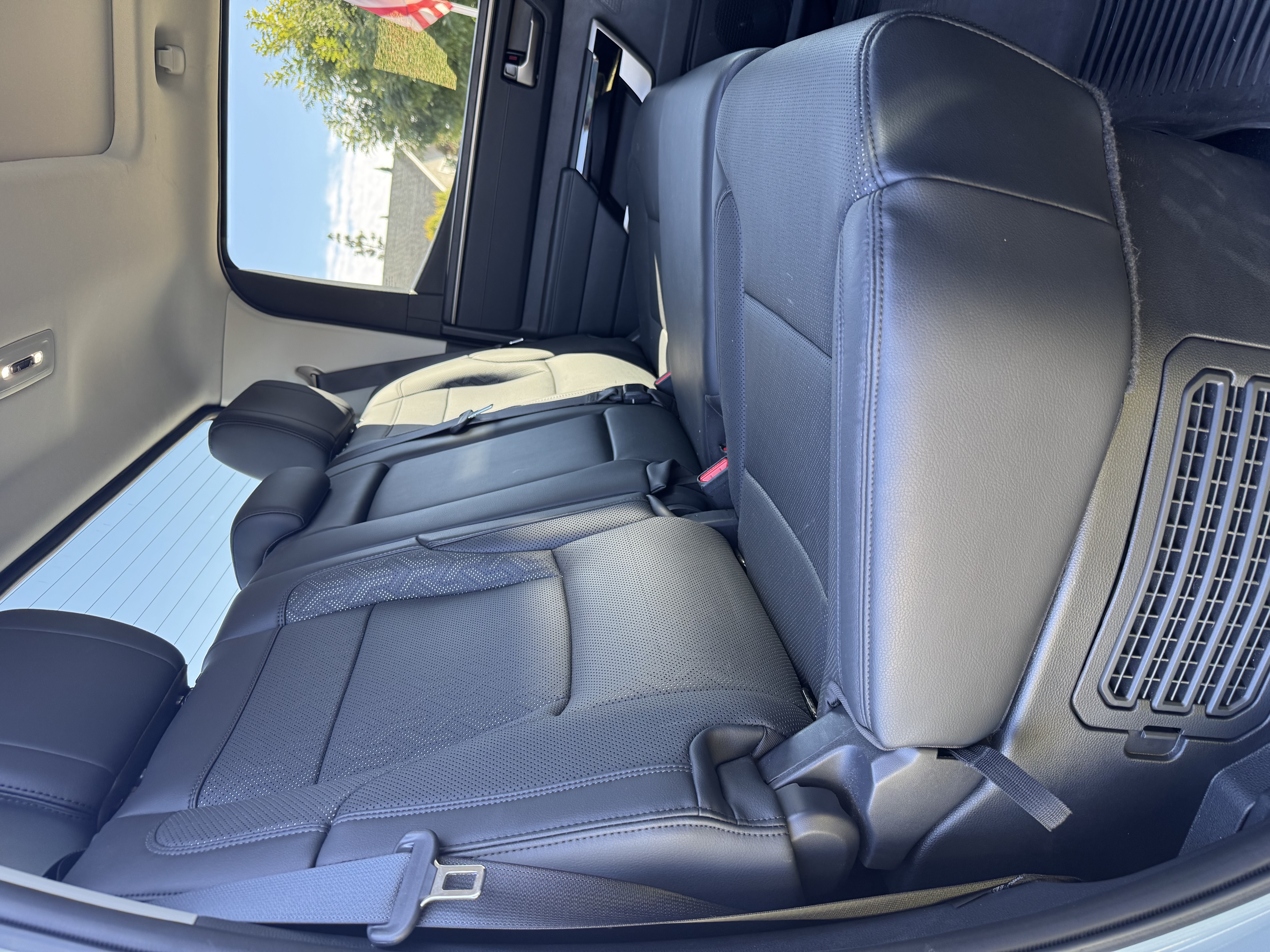 Used 2024 Toyota Tundra Limited AWD/4WD image 11