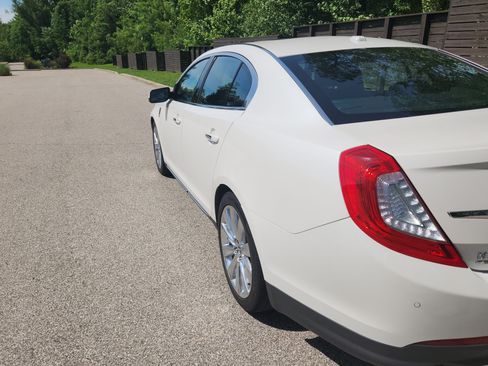 Used 2016 Lincoln MKS AWD w/ Equipment Group 201A image 10