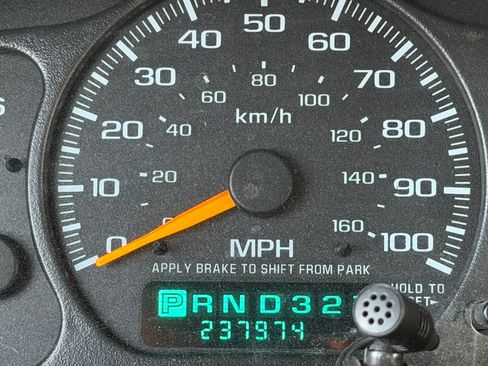 Used 2001 Chevrolet Silverado 2500 4x4 Crew Cab w/ Off-Road Skid Plate Pkg image 9