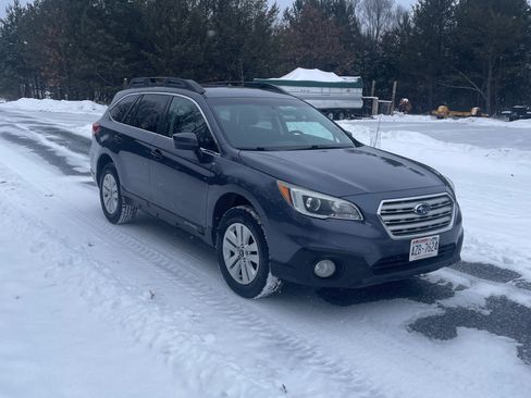 Used 2017 Subaru Outback 2.5i Premium image 1