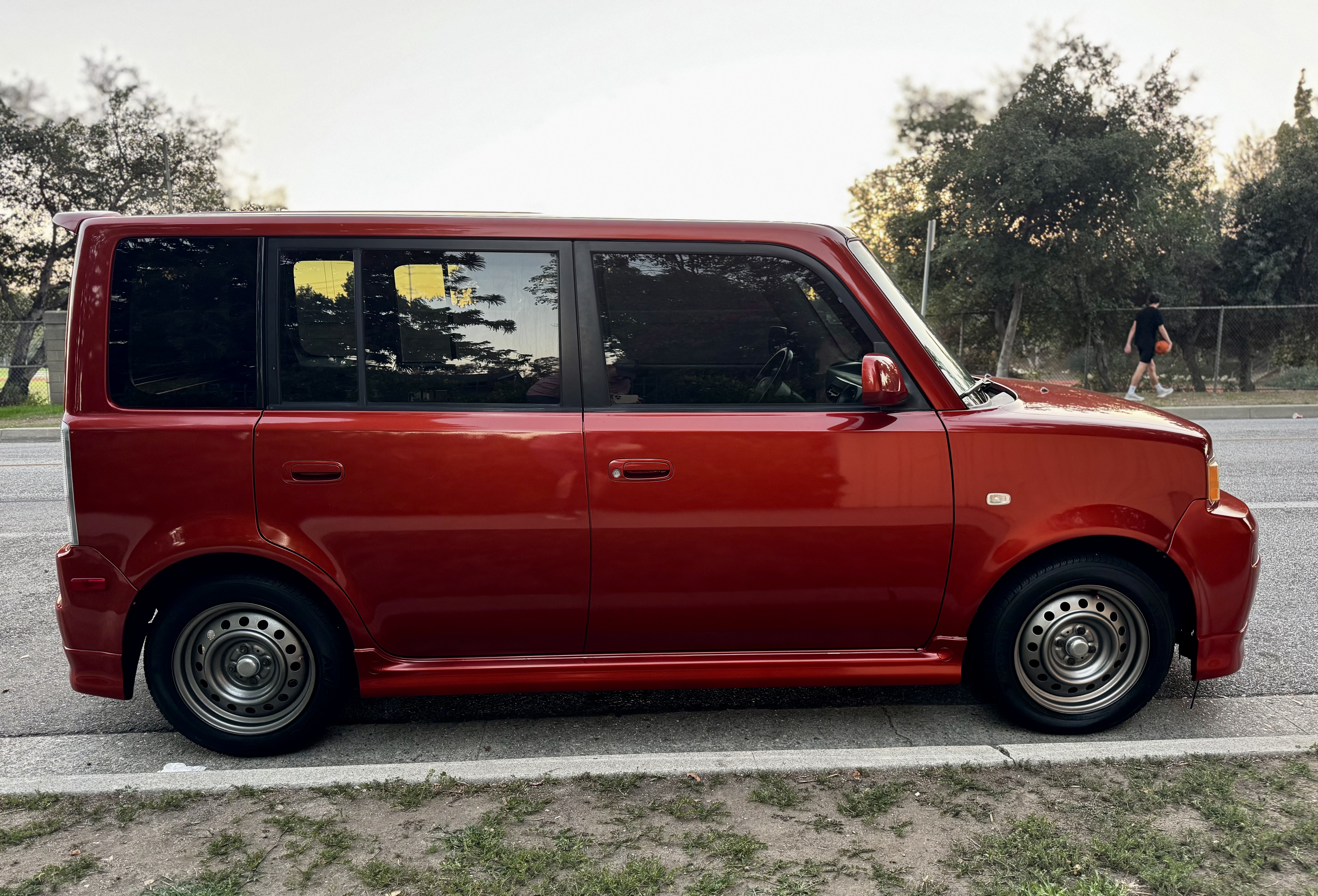 Used 2004 Scion xB FWD image 8