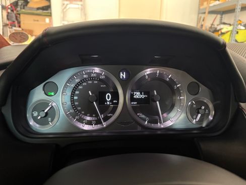 Used 2013 Aston Martin V8 Vantage S image 15