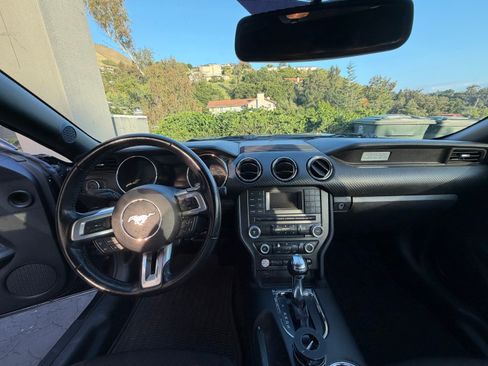 Used 2016 Ford Mustang Coupe RWD image 8