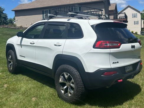 Used 2015 Jeep Cherokee Trailhawk w/ Leather Interior Group AWD/4WD image 5