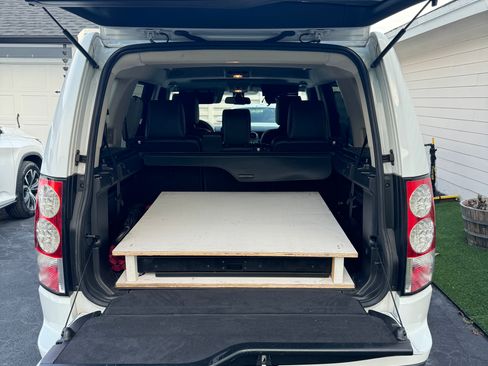 Used 2011 Land Rover LR4 HSE image 28