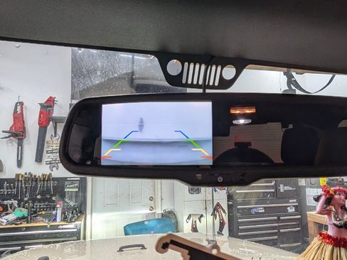 Used 2011 Jeep Wrangler Unlimited Sahara w/ Connectivity Group image 11