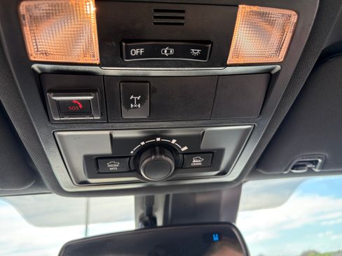 Used 2020 Toyota Tacoma TRD Off-Road AWD/4WD image 26