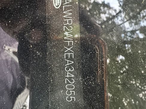 Used 2014 Land Rover Range Rover Sport HSE image 17