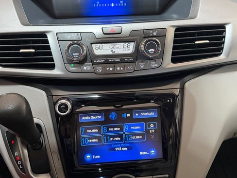 Used 2017 Honda Odyssey EX-L image 16