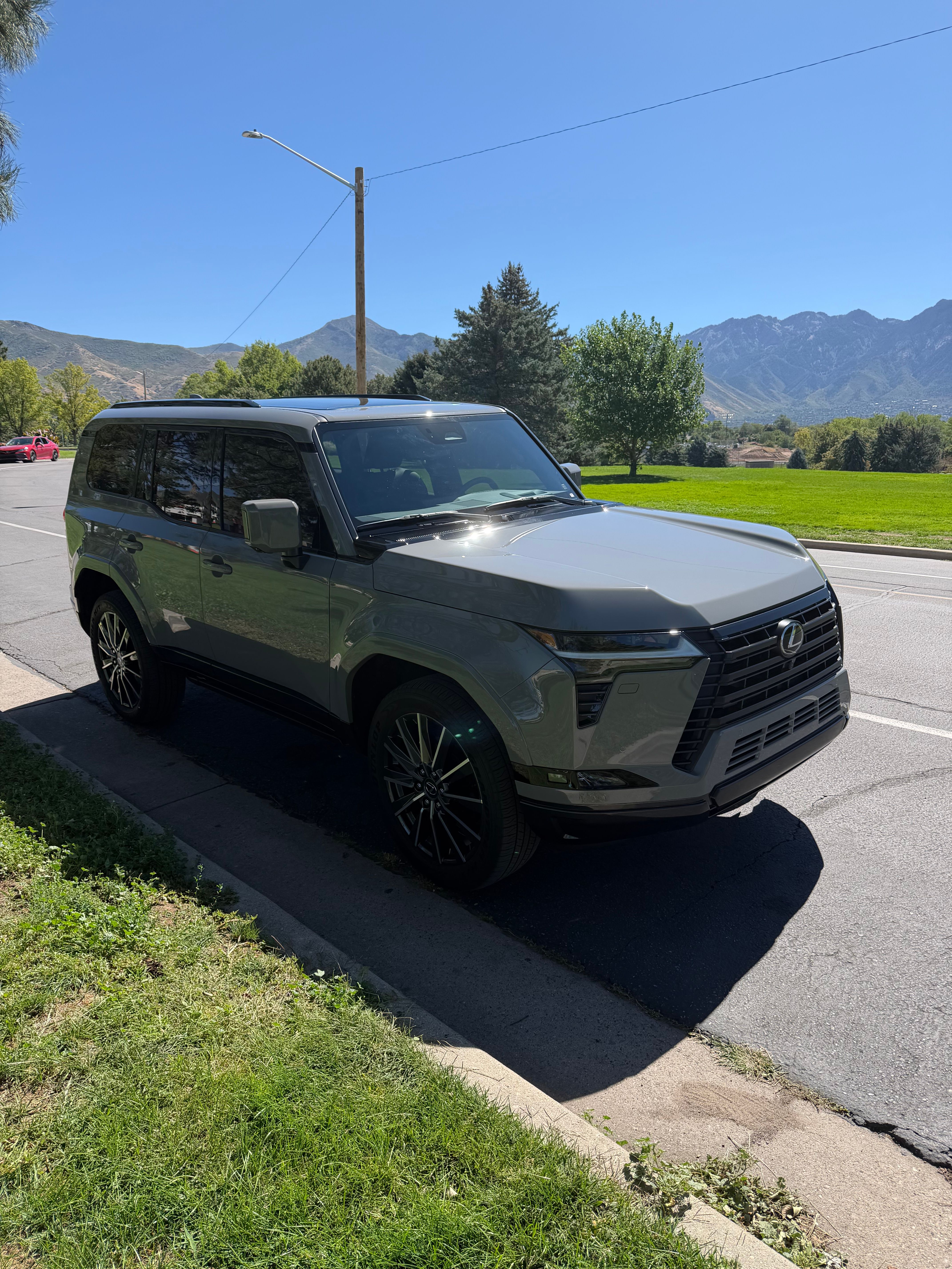 Used 2026 Lexus GX 550 w/ Accessory Package (2T) AWD/4WD image 1