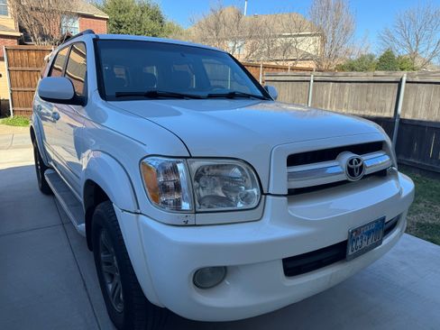 Used 2006 Toyota Sequoia SR5 image 1
