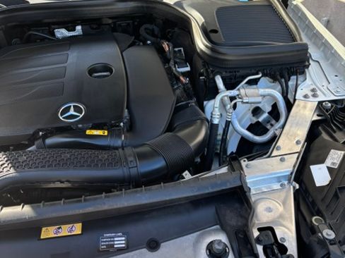 Used 2022 Mercedes-Benz GLC 300 image 10