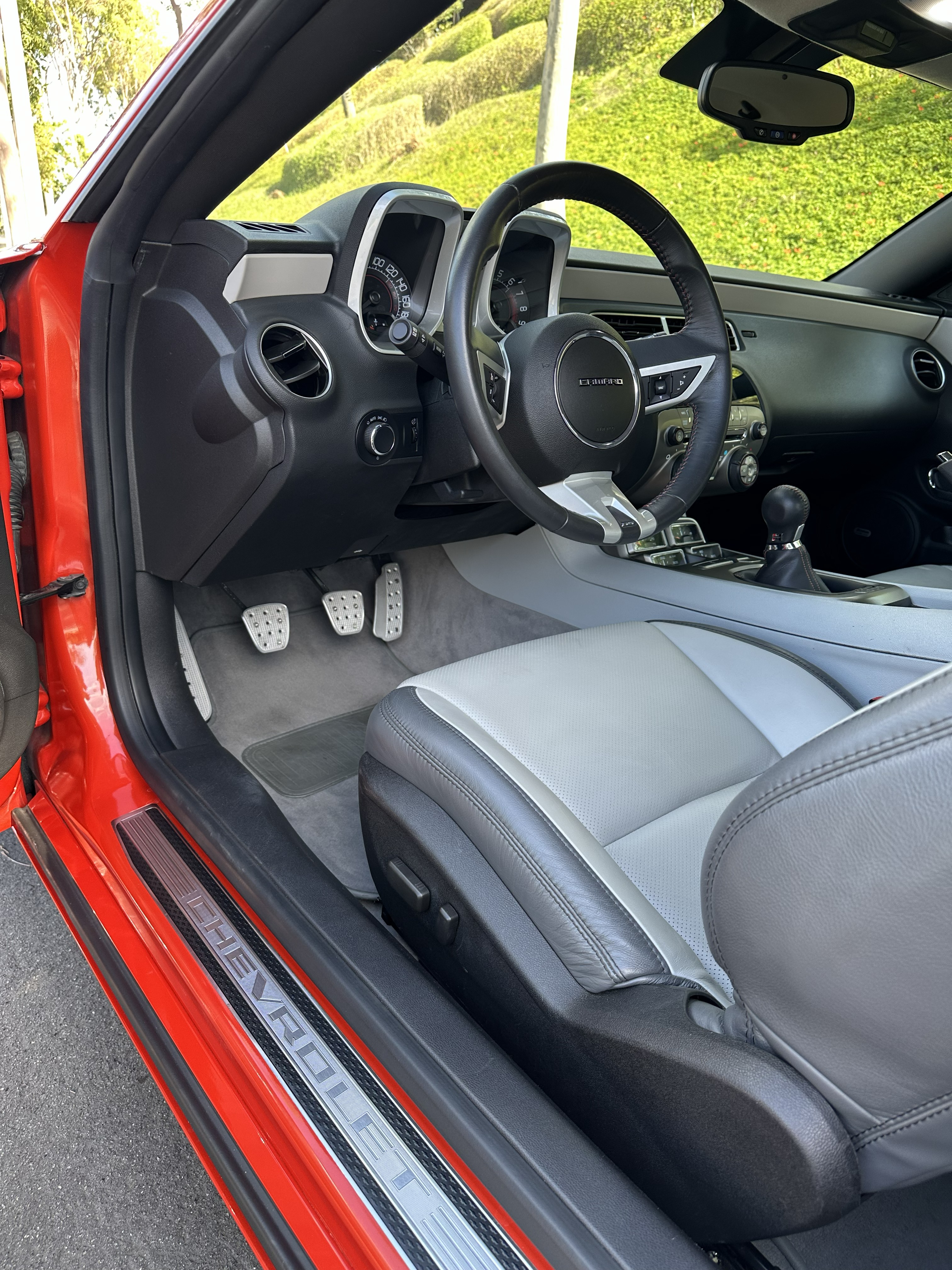 Used 2011 Chevrolet Camaro SS w/ RS Package RWD image 8