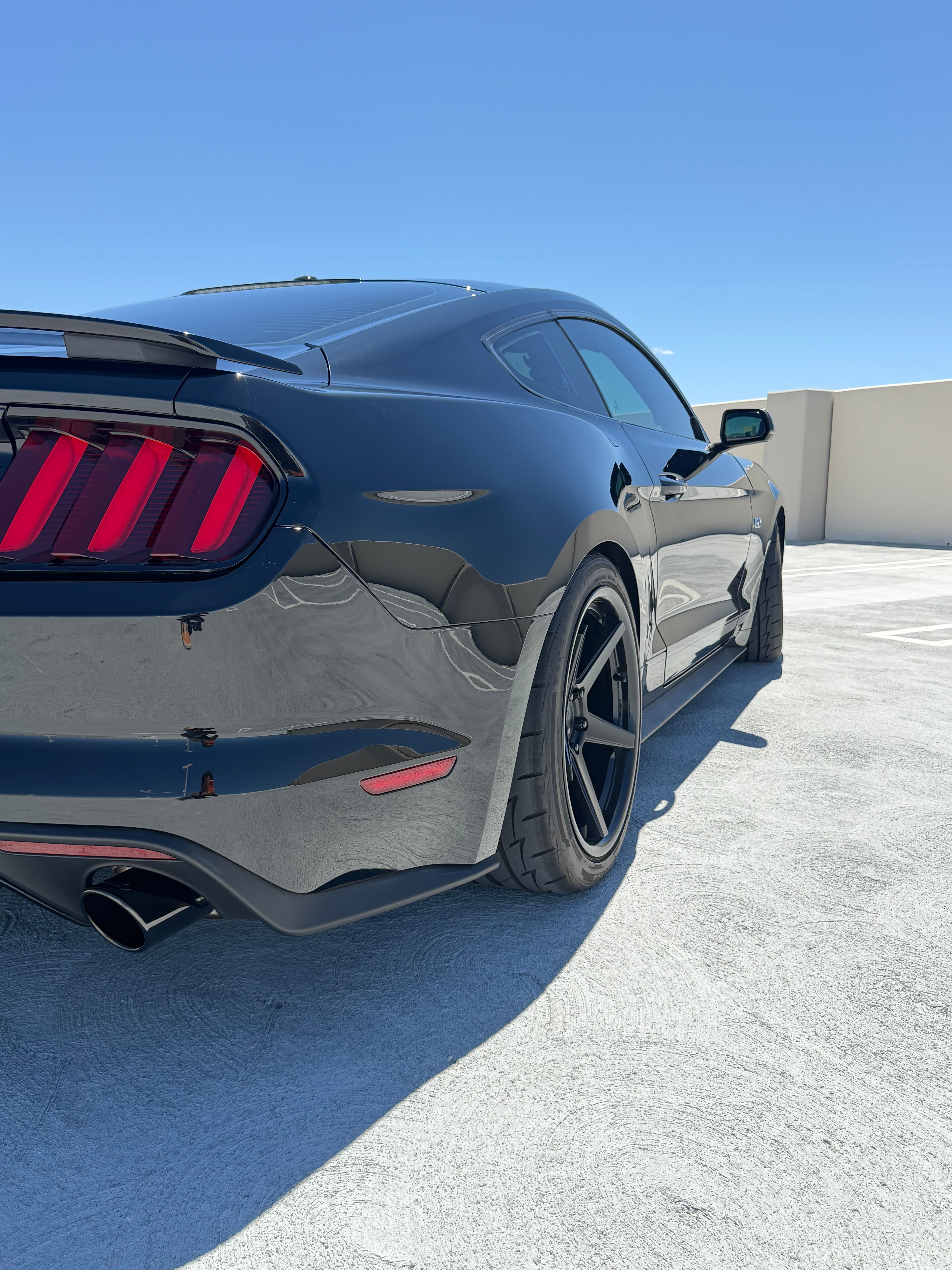 Used 2016 Ford Mustang GT Premium w/ Equipment Group 401A RWD image 4