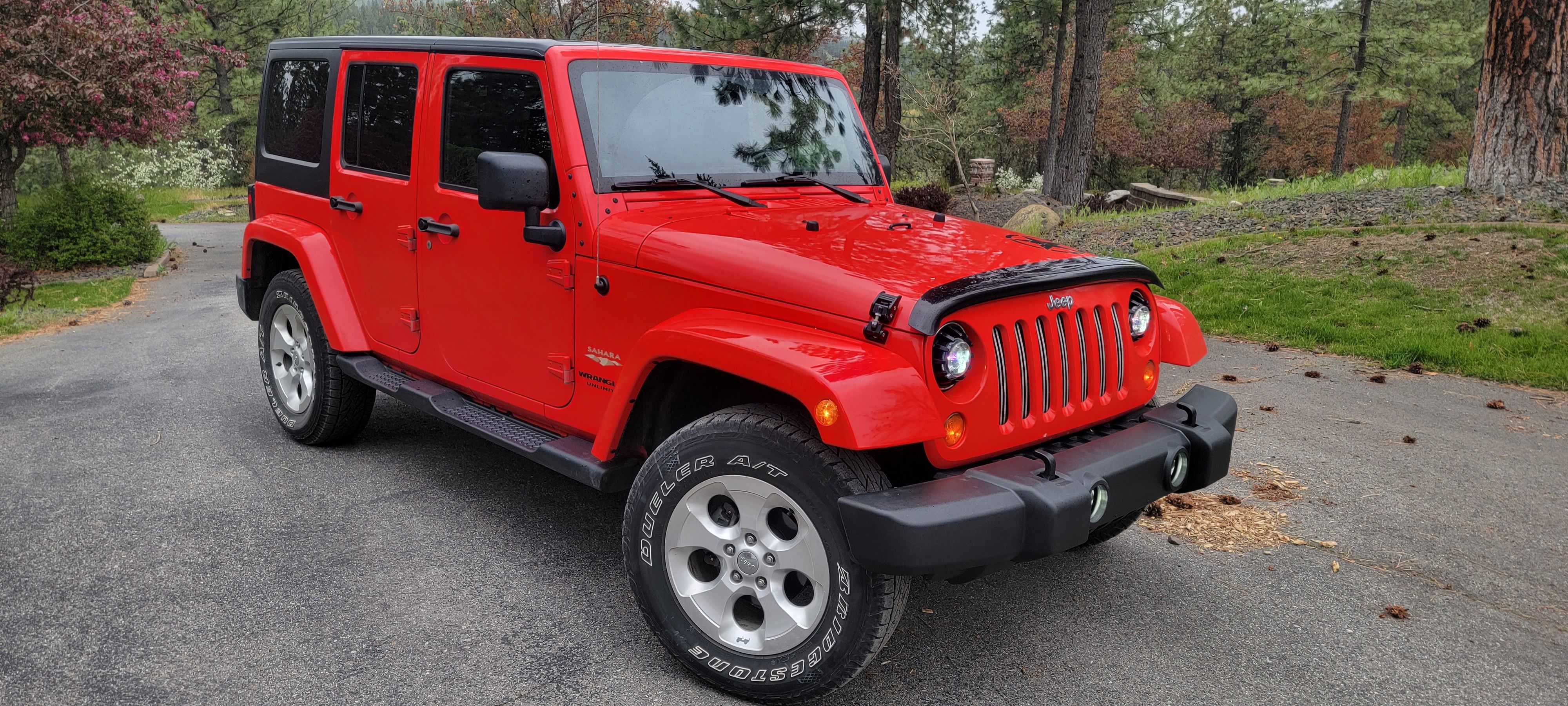 Used 2013 Jeep Wrangler Unlimited Sahara AWD/4WD image 1