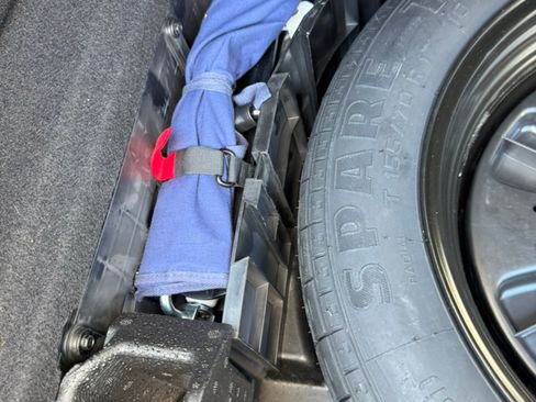 Used 2007 Mercedes-Benz E 320 BlueTEC Sedan image 11