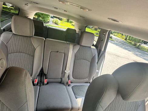 Used 2016 Chevrolet Traverse LS FWD image 12