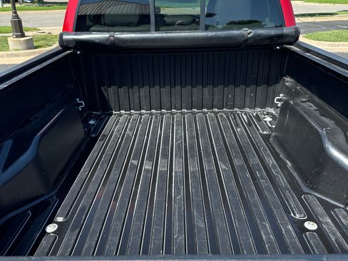 Used 2015 Toyota Tacoma 4x4 Double Cab w/ SR5 Package image 5