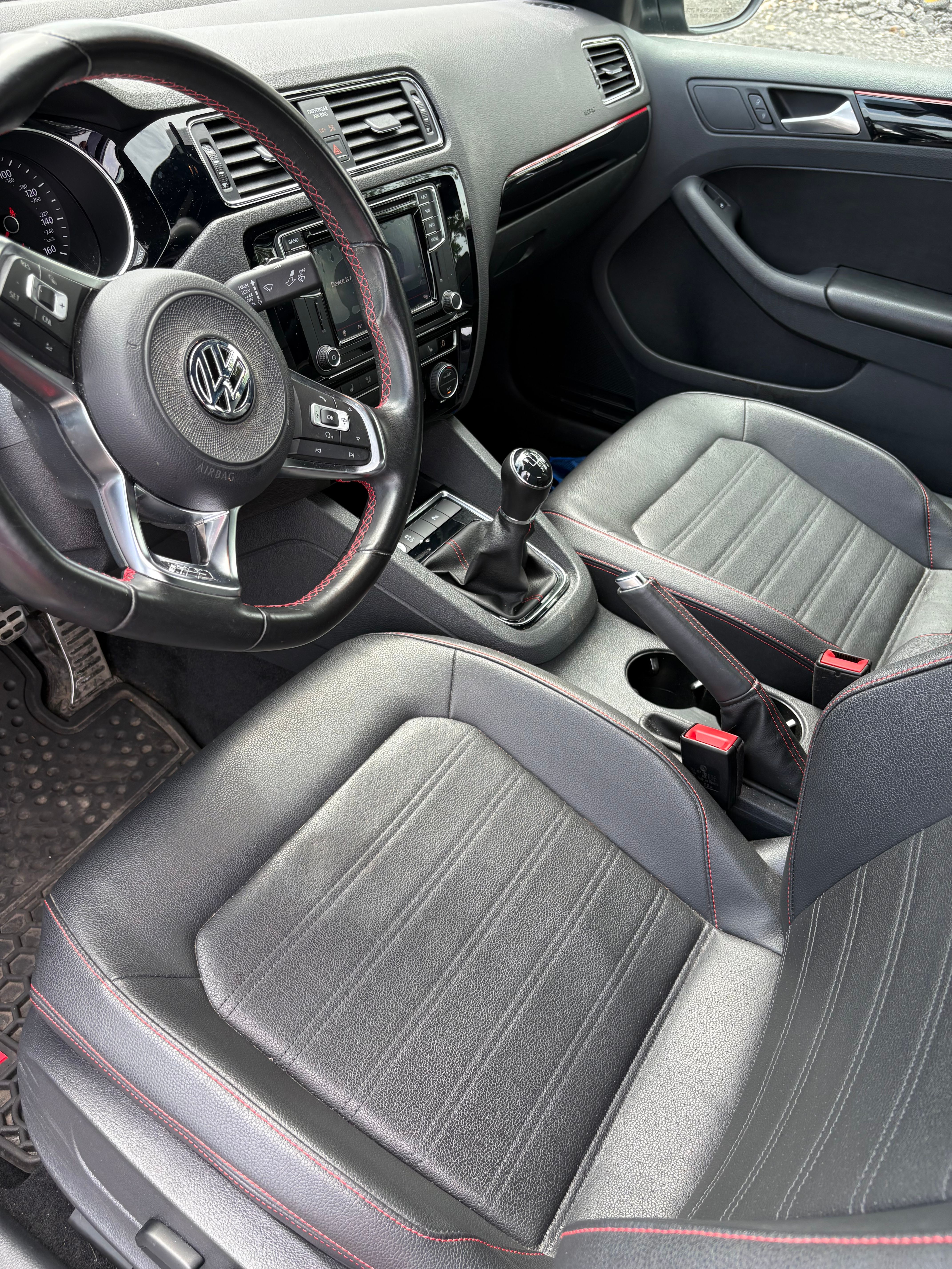Used 2017 Volkswagen Jetta GLI FWD image 15