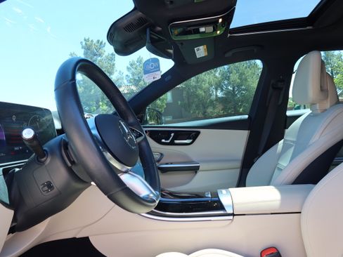 Used 2024 Mercedes-Benz C 300 Sedan image 16