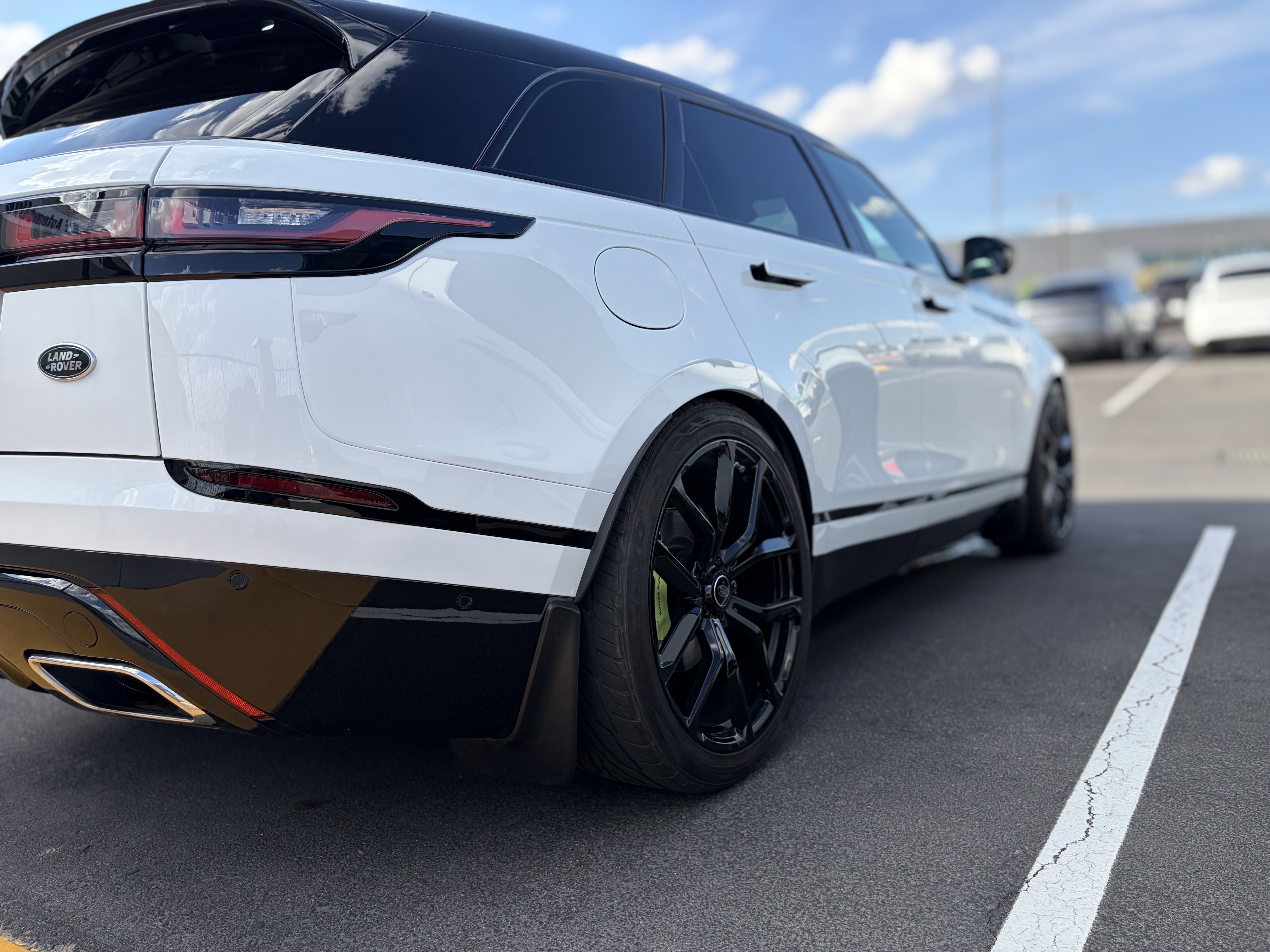 Used 2020 Land Rover Range Rover Velar R-Dynamic S AWD/4WD image 6