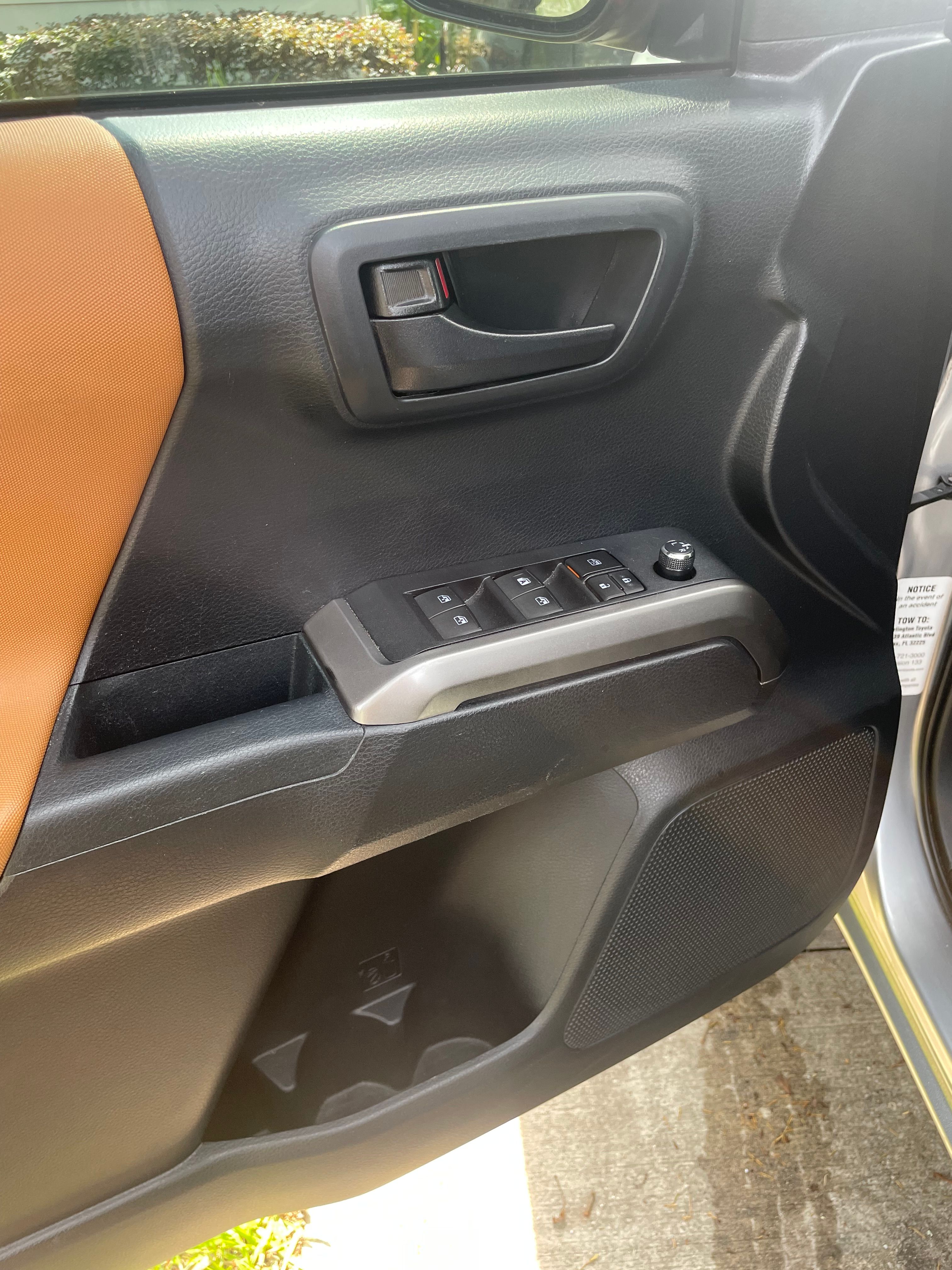 Used 2018 Toyota Tacoma SR5 RWD image 23